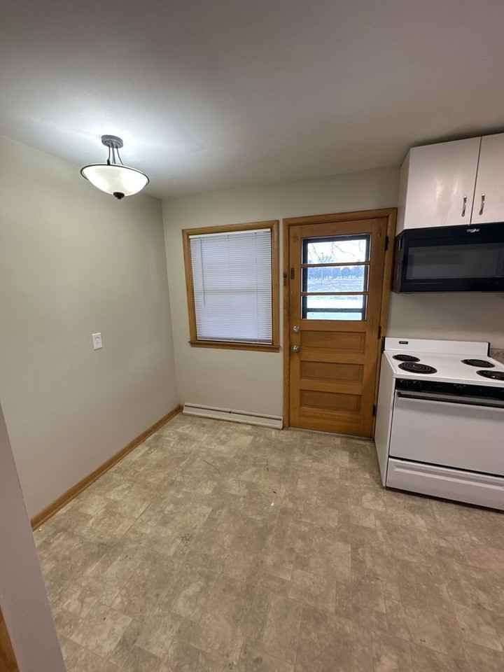 200 E. Harriet St. - Photo 2 of 5