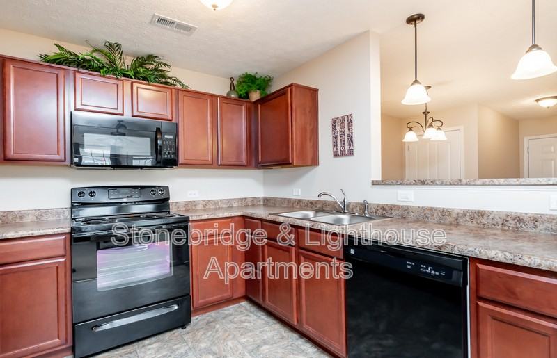 201 Stonebench Cir - Photo 5 of 43