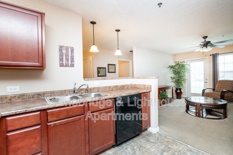 201 Stonebench Cir - Photo 7 of 43