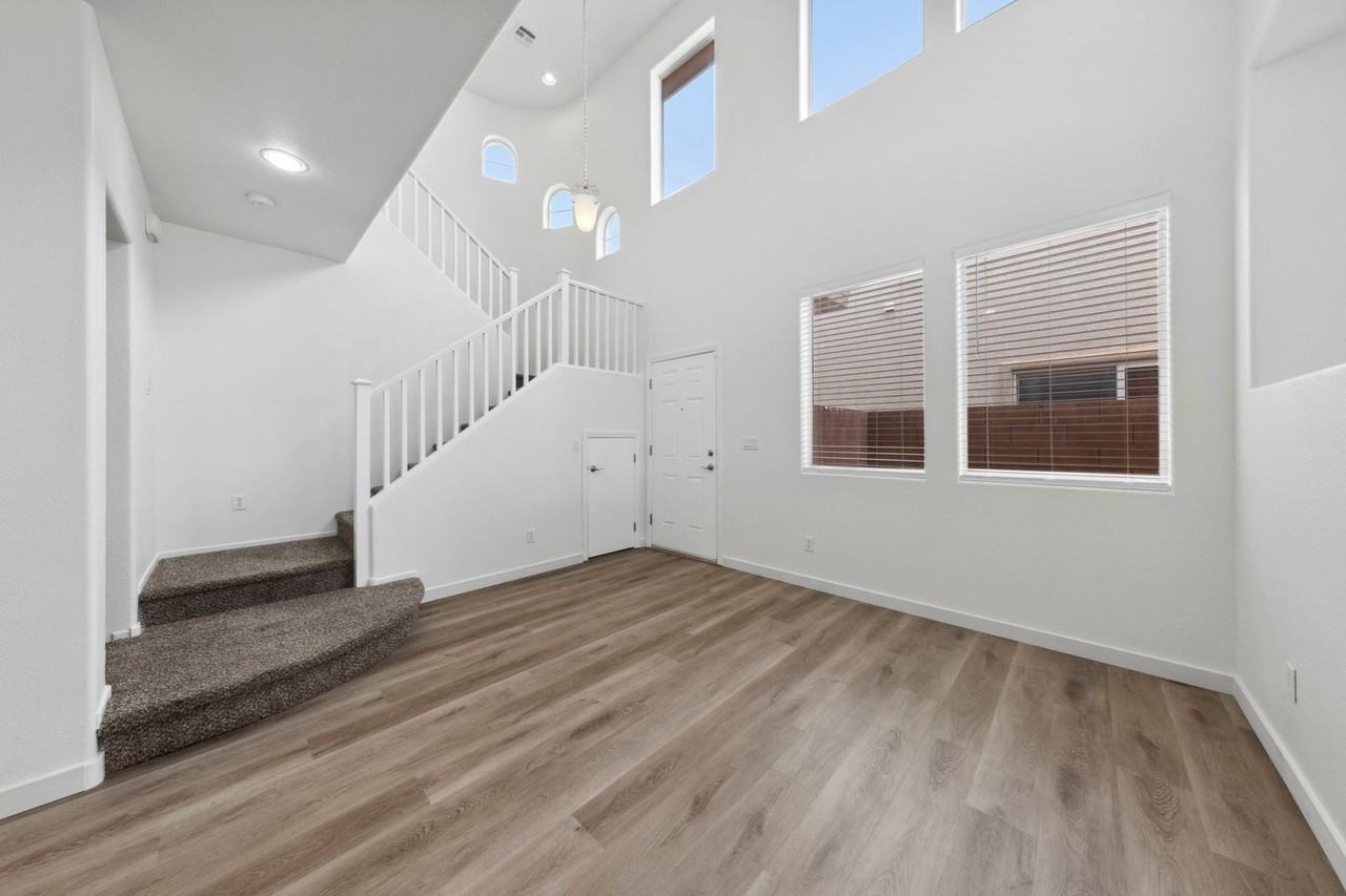 10761 Noble Mesa Ave - Photo 3 of 32