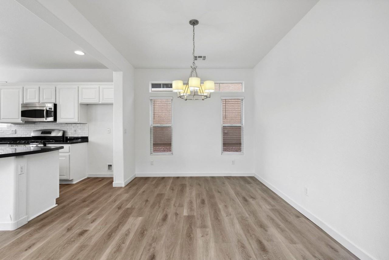 10761 Noble Mesa Ave - Photo 6 of 32