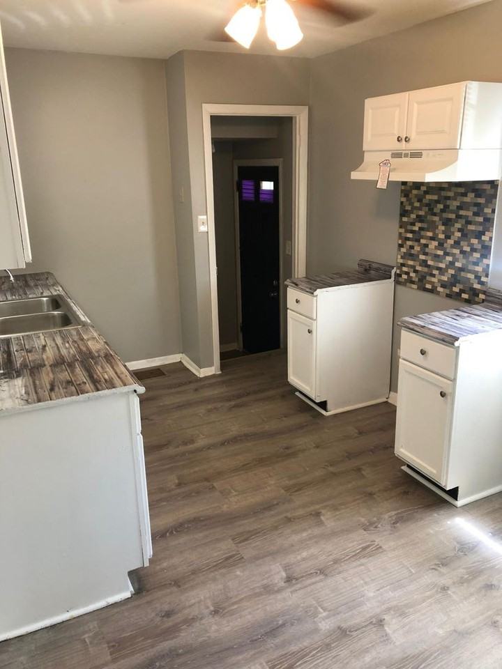 4626 N 50th St - Photo 5 of 12