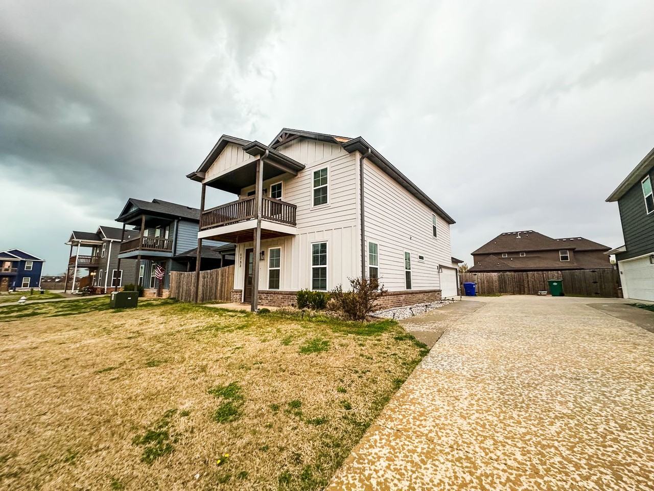1733 W Whitney Ln - Photo 2 of 40