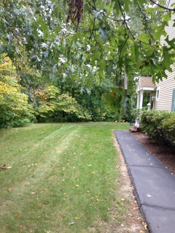 30 Hobart Ln - Photo 3 of 10