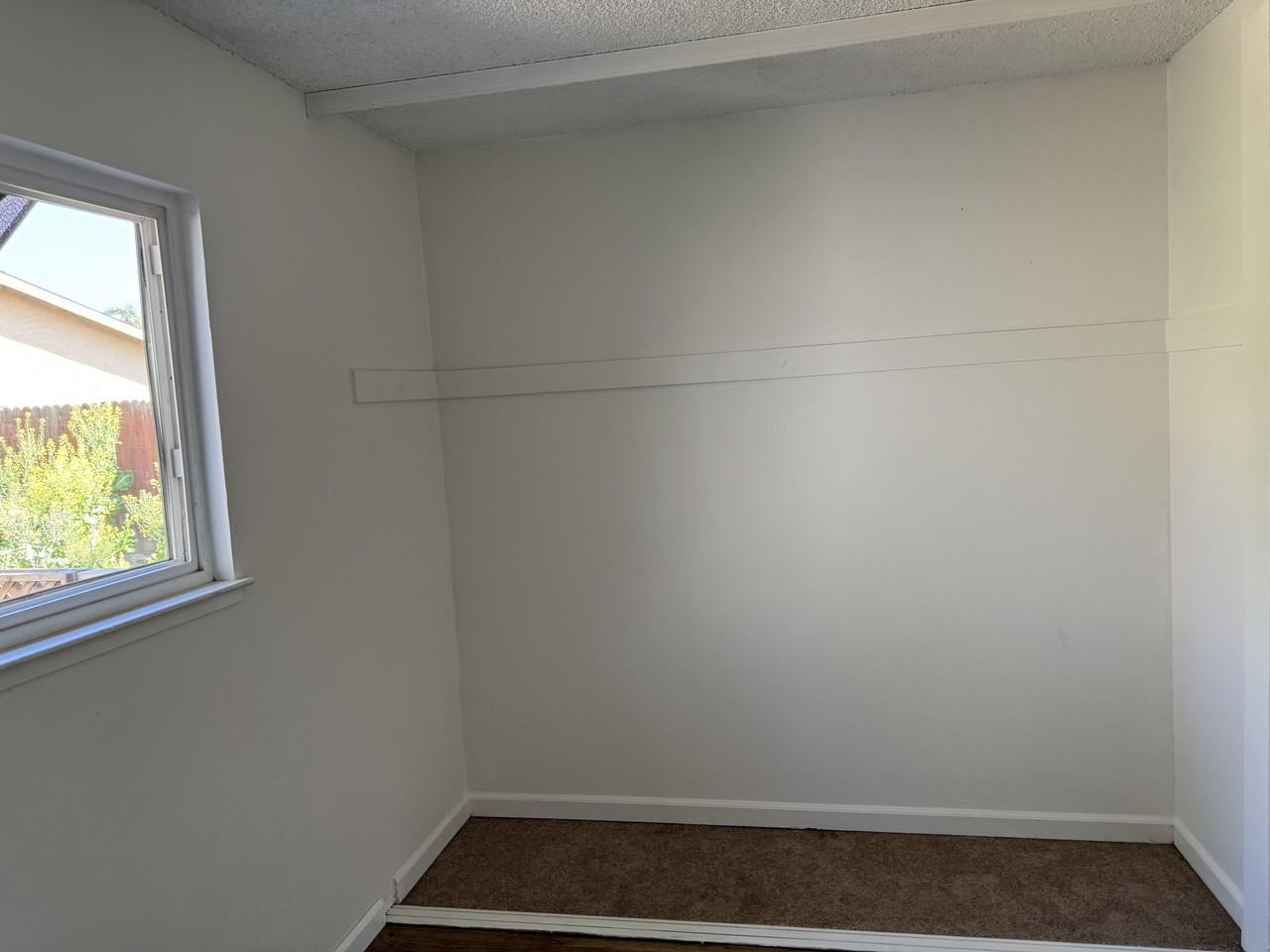 1012 N Hickory Ave #2 - Photo 4 of 5