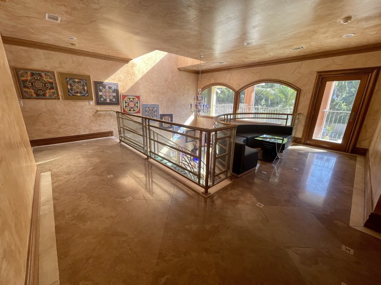 4266 Hillcrest Dr - Photo 6 of 26