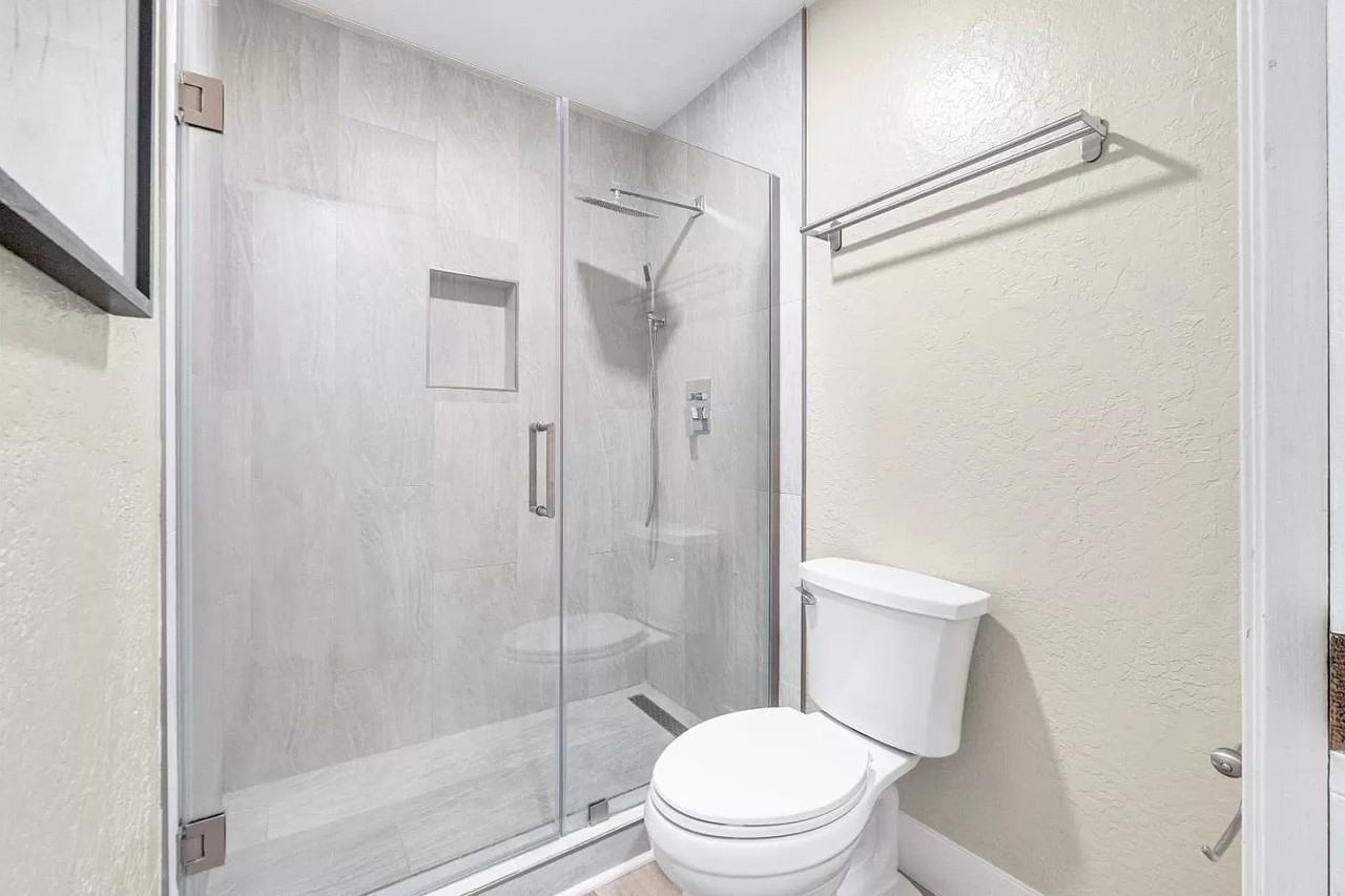 2428 Golf Links Cir #NA - Photo 6 of 46