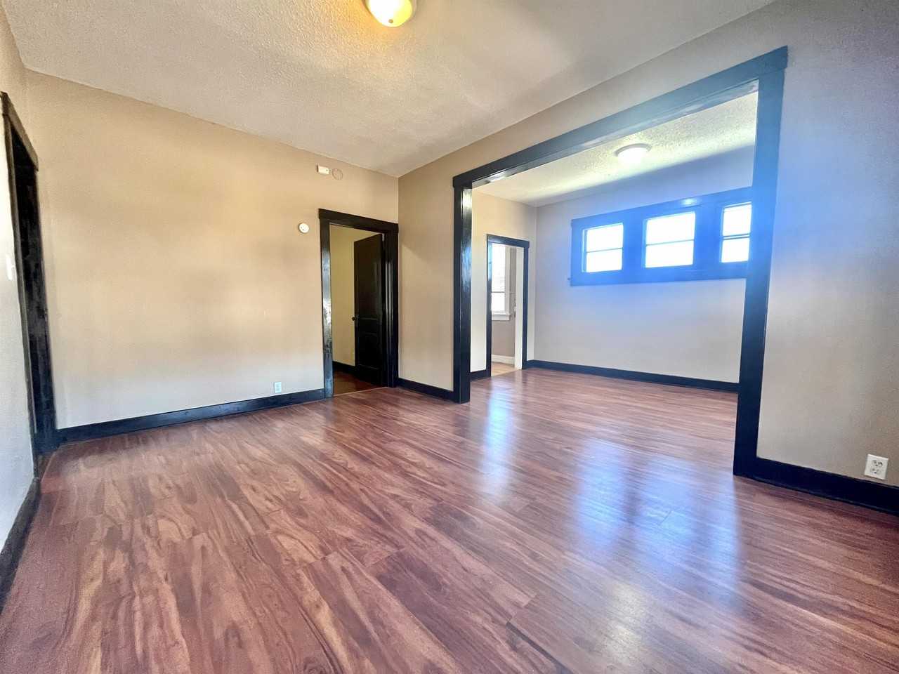 325 E Washington St #9 - Photo 3 of 11