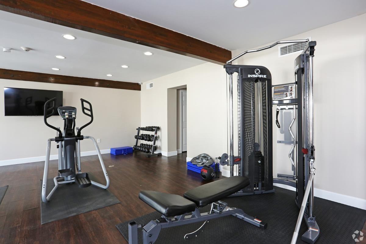 3101 N 32nd St - Photo 6 of 47