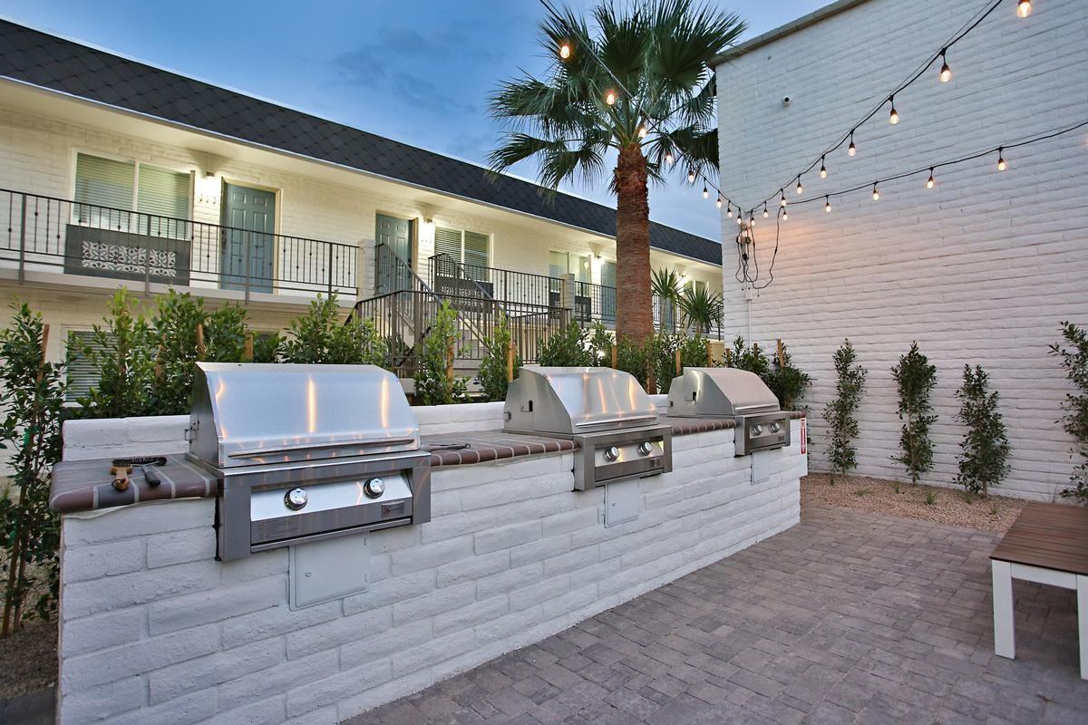 3101 N 32nd St - Photo 2 of 47