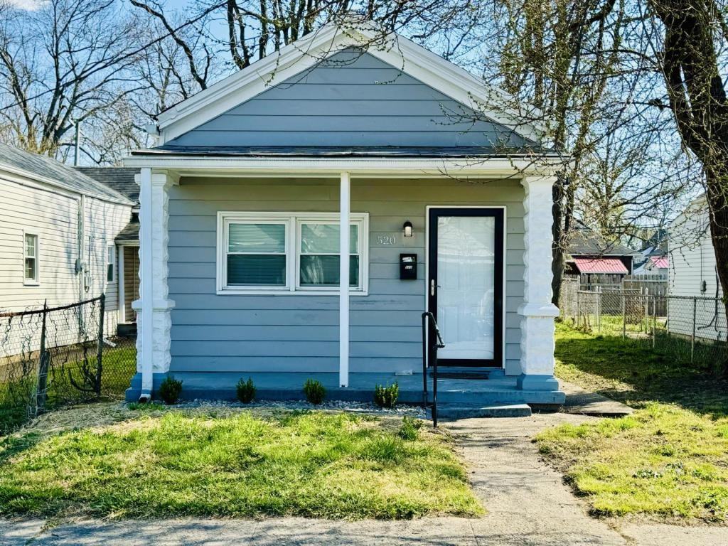 520 Wainwright Ave - Photo 2 of 24