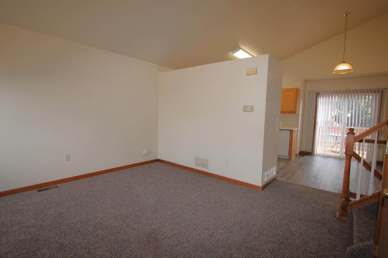 4540 Excursion Dr - Photo 3 of 28