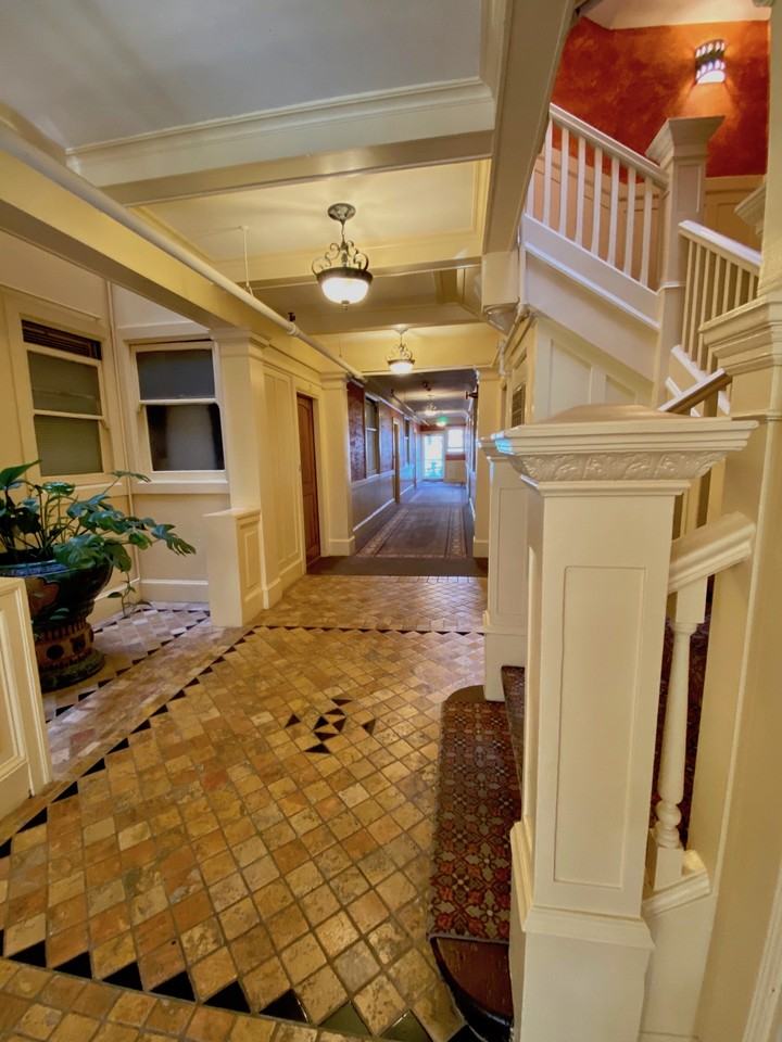 524 Georgia St #104 - Photo 5 of 21
