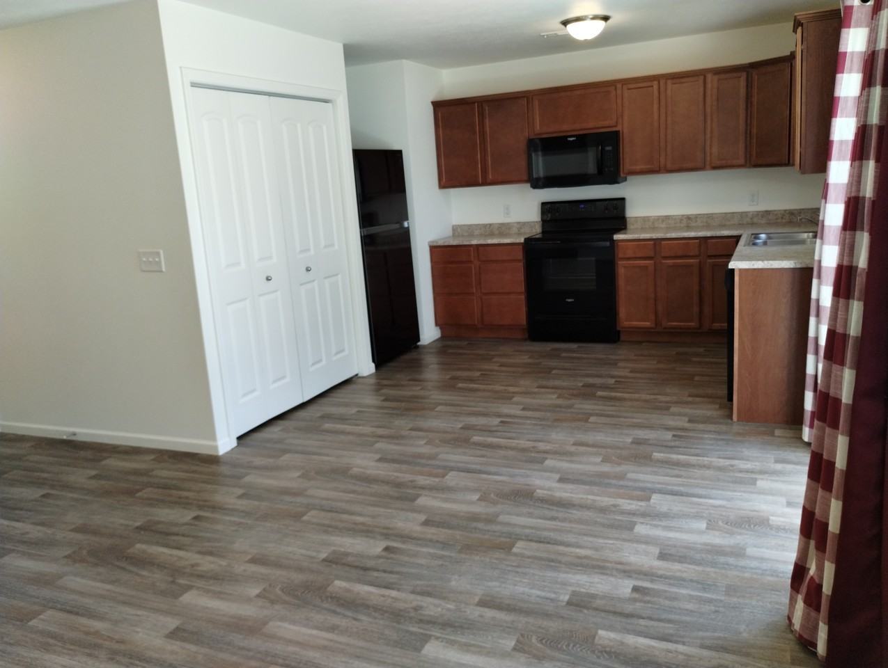 170 Pin Oak Ct #NA - Photo 4 of 15