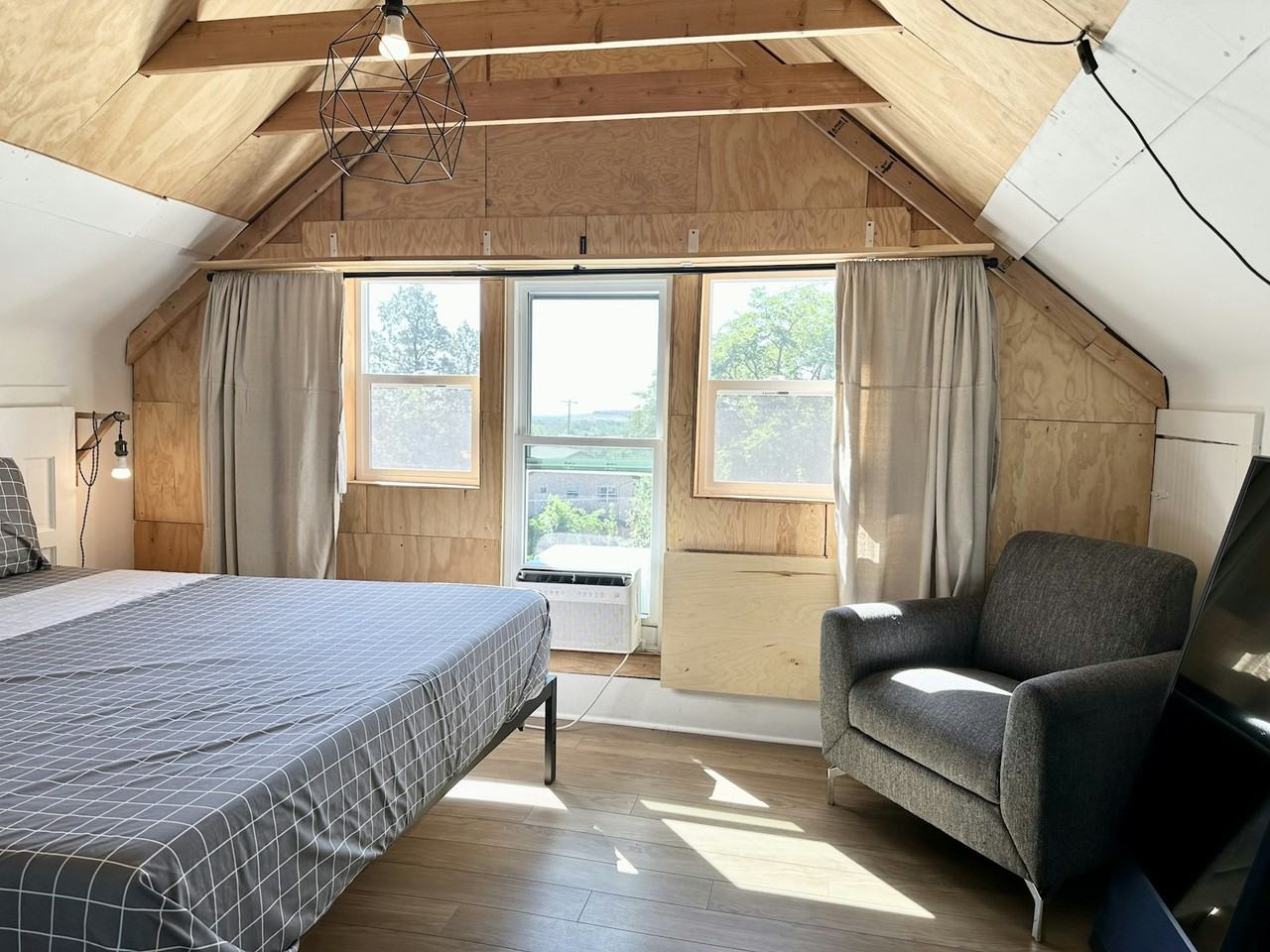 3354 West Kiowa Street, Unit B - Photo 4 of 15