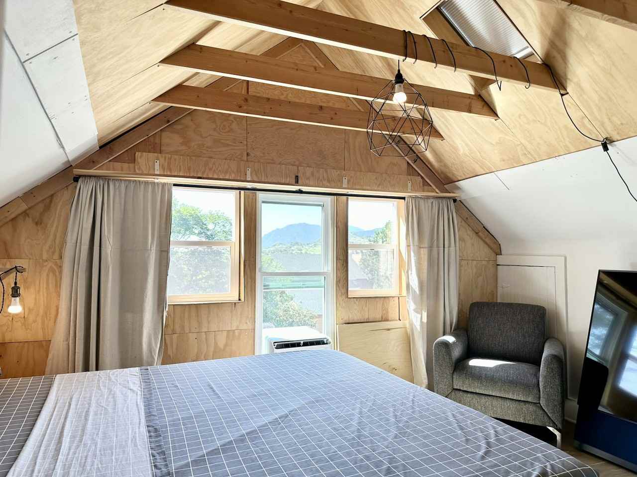 3354 West Kiowa Street, Unit B - Photo 5 of 15