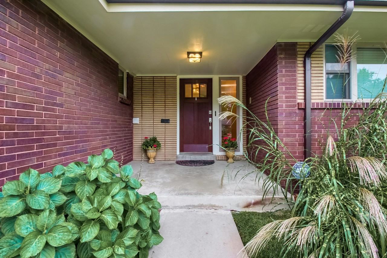 411 Leyden Street - Photo 2 of 44