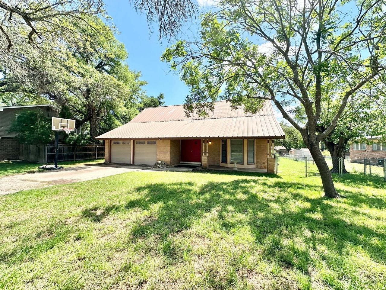 3 Ridgewood Dr - Photo 2 of 44