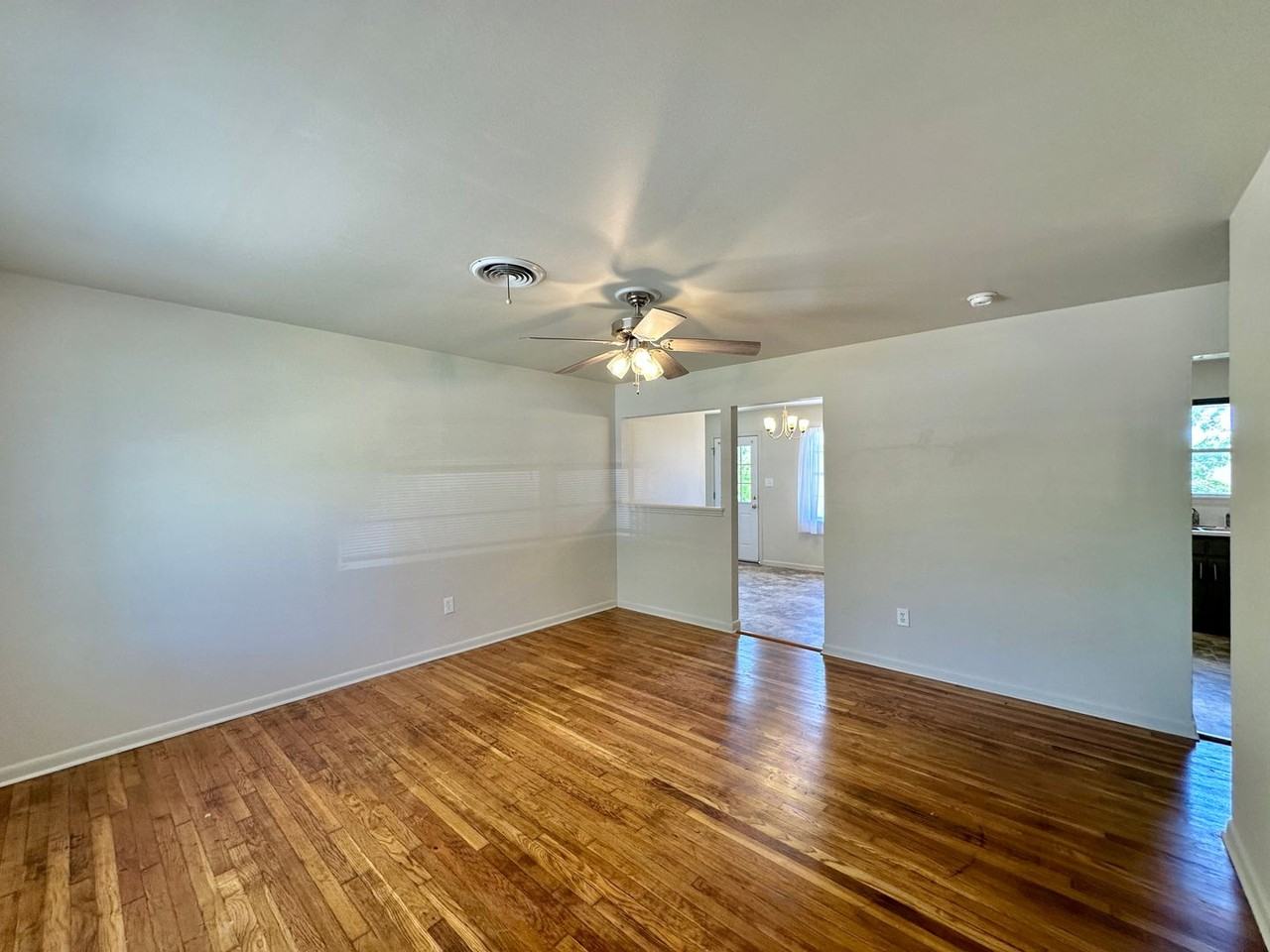 205 Margaret Lee St - Photo 2 of 23