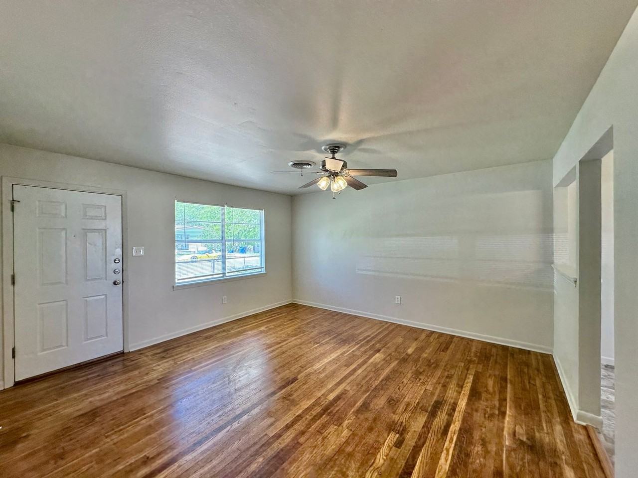 205 Margaret Lee St - Photo 5 of 23