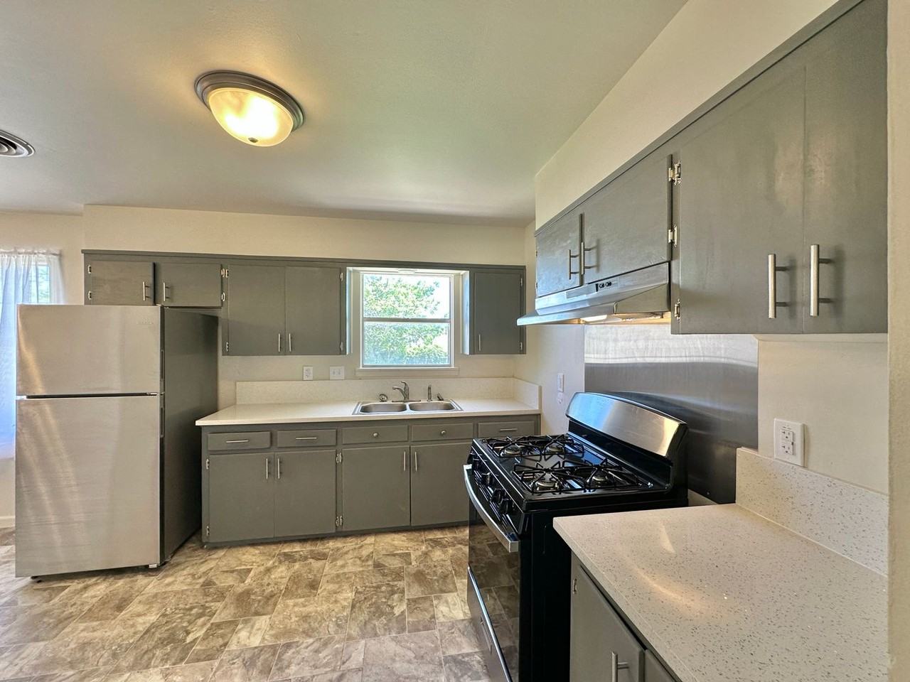 205 Margaret Lee St - Photo 6 of 23