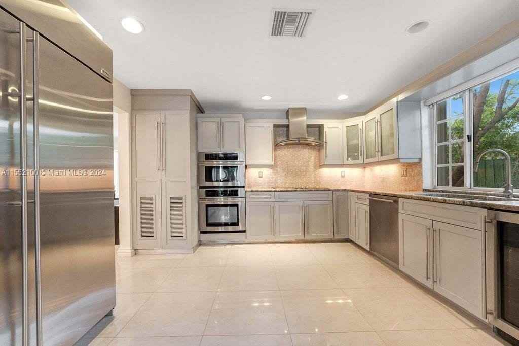 4321 Sw 95th Ct - Photo 3 of 8