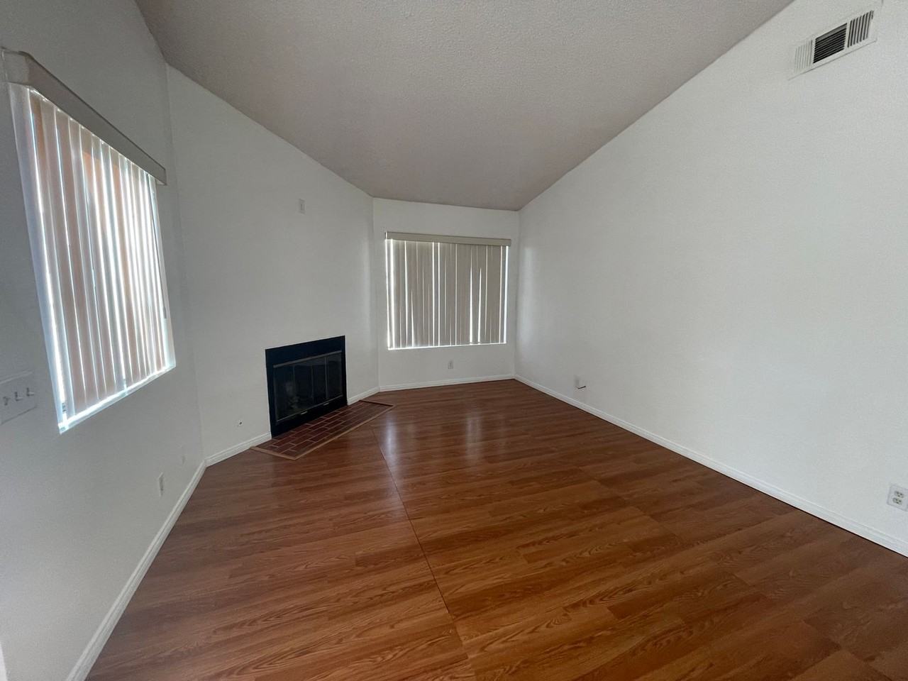 14299 Pinewood Drive - Photo 3 of 46