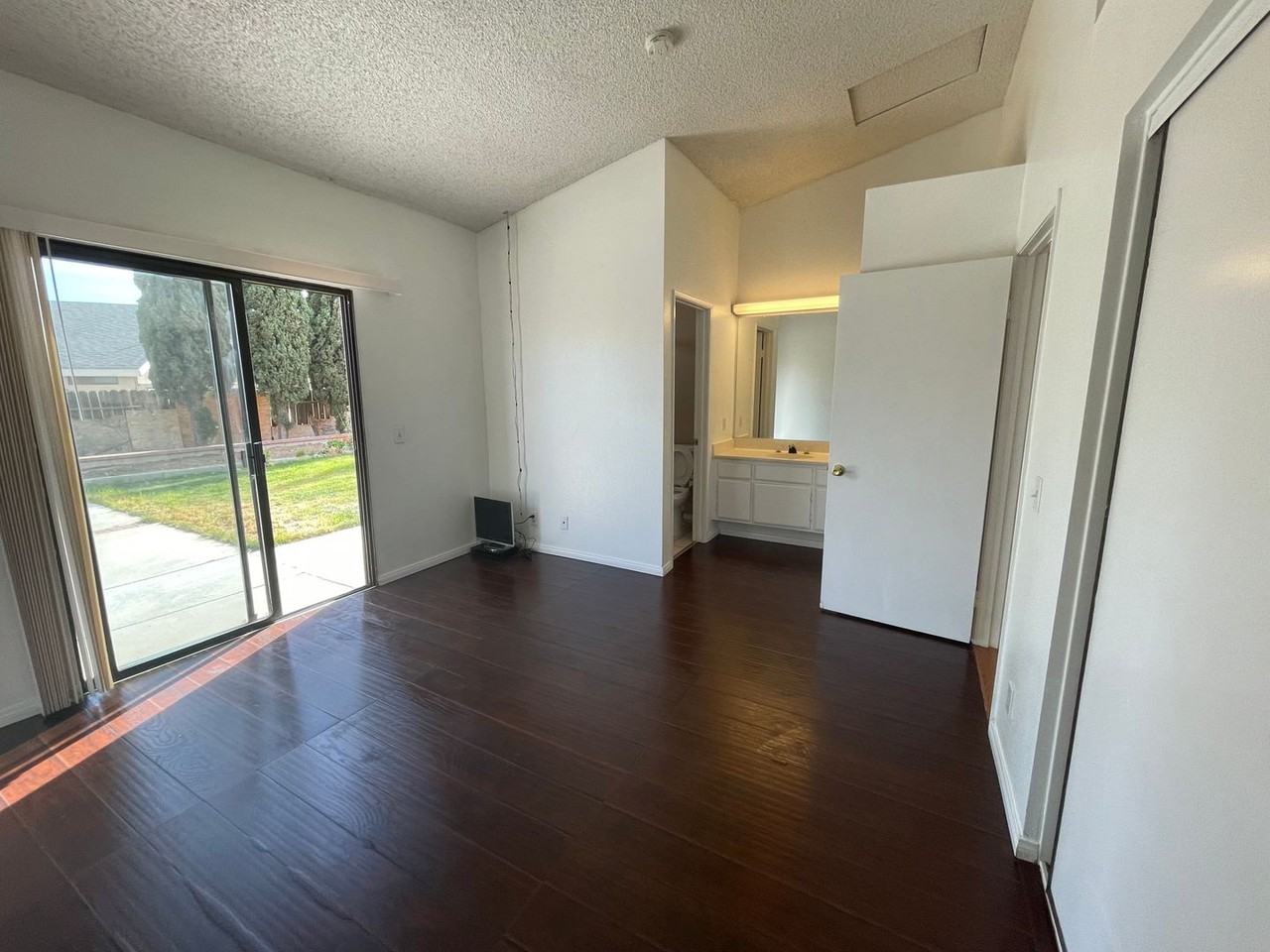 14299 Pinewood Drive - Photo 4 of 46