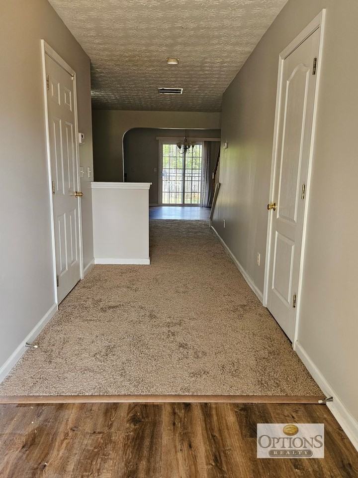 752 Georgetown Ct - Photo 2 of 28