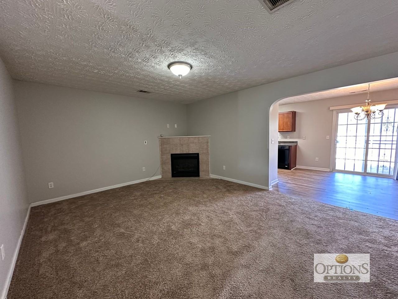 752 Georgetown Ct - Photo 3 of 28