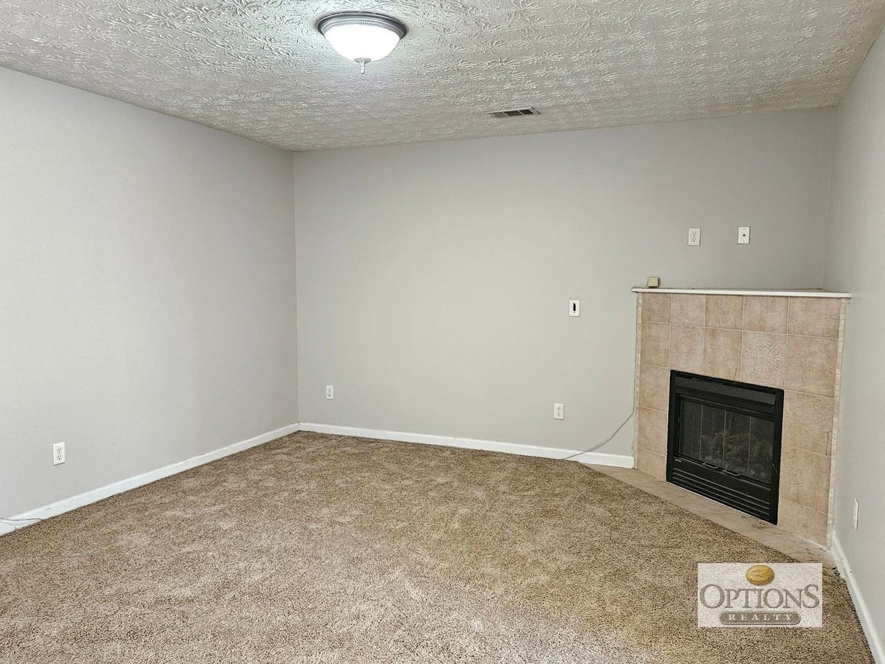 752 Georgetown Ct - Photo 4 of 28