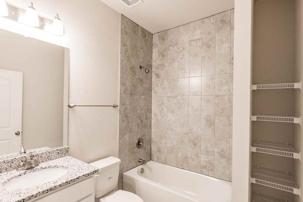 3408 Ne 12th Ave - Photo 7 of 13