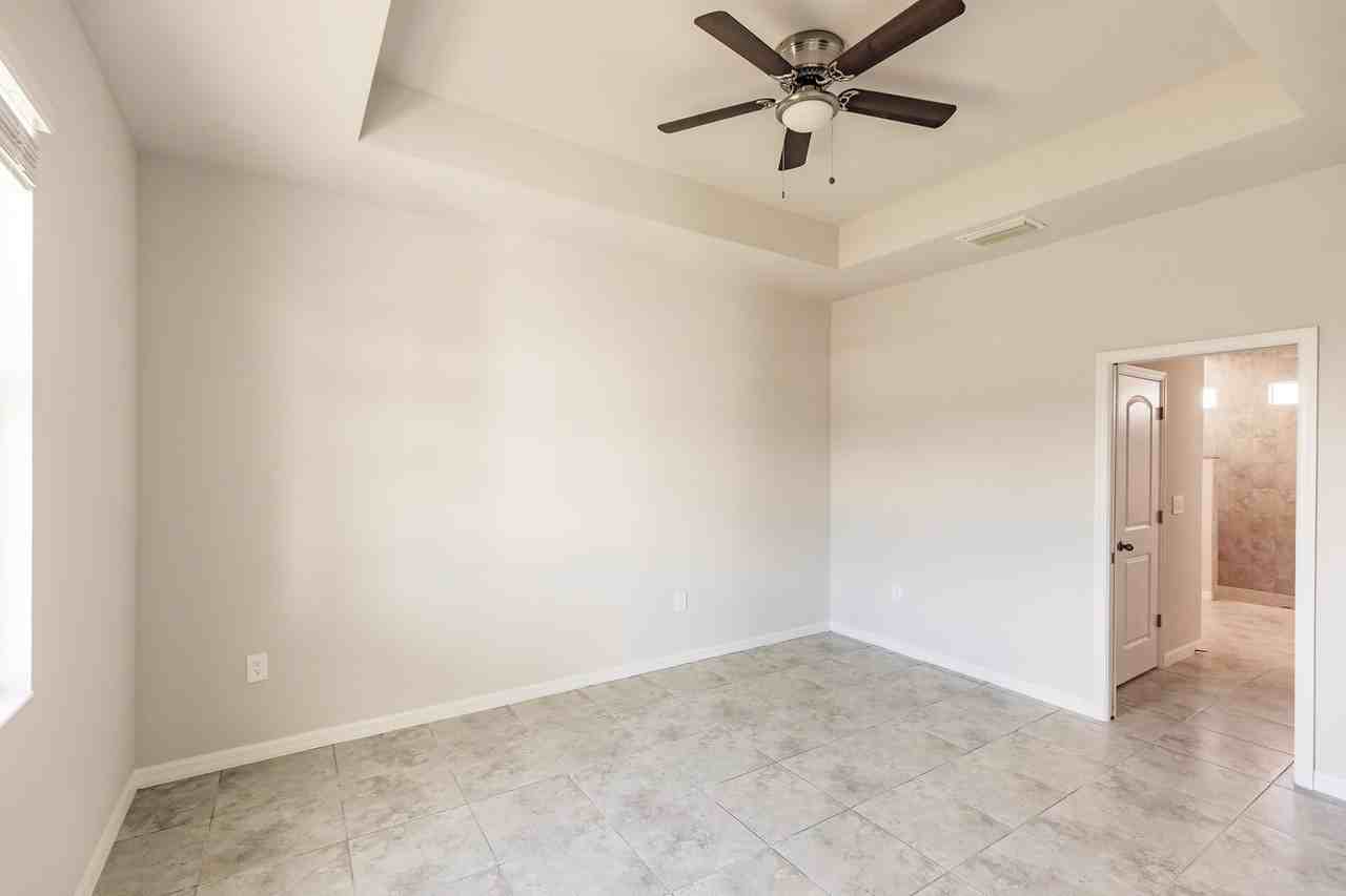 3408 Ne 12th Ave - Photo 2 of 13