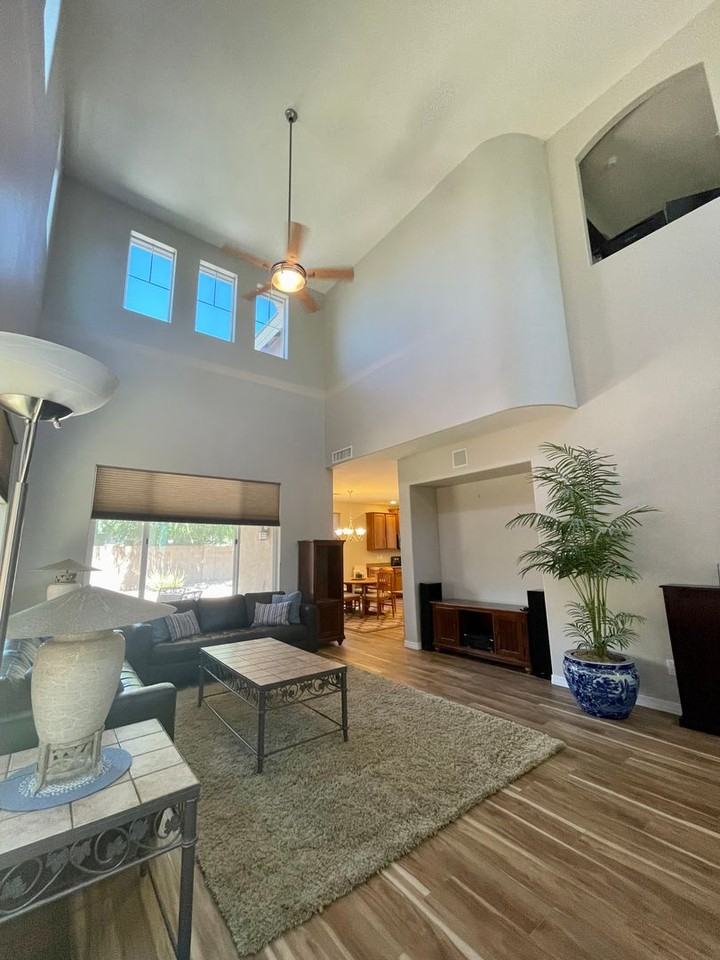 3358 E Cheyenne St - Photo 3 of 24