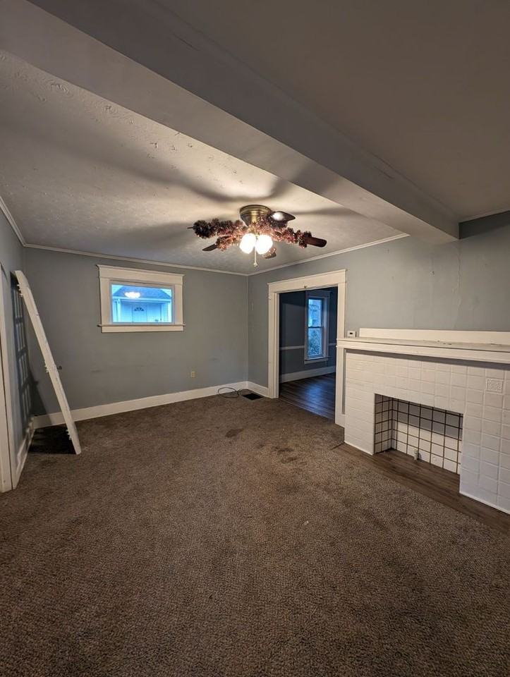 624 Cascade St - Photo 2 of 6