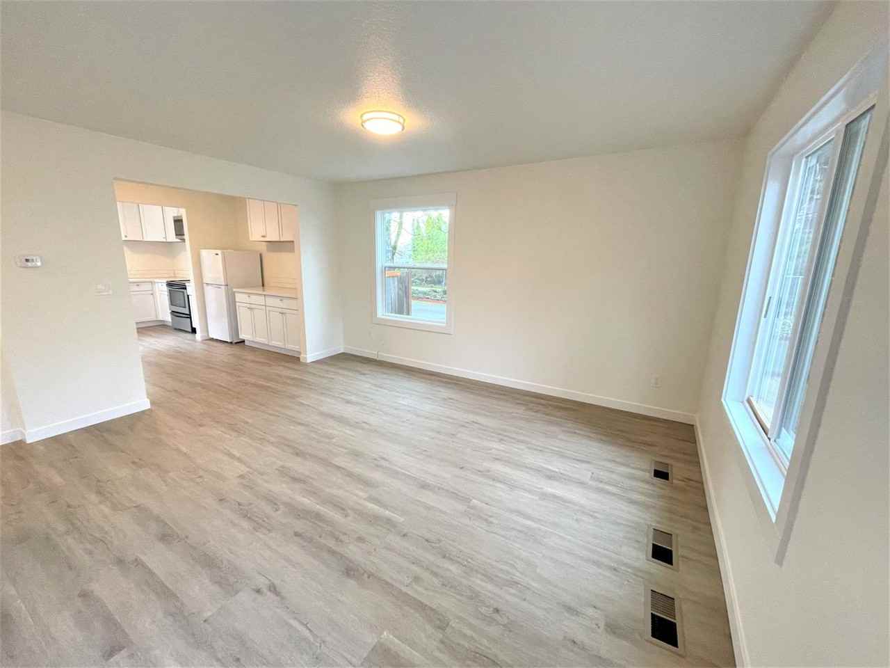 620 Se 146th Ave - Photo 5 of 25