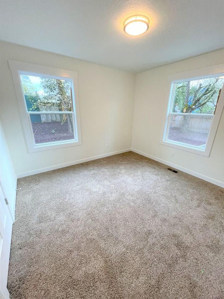 620 Se 146th Ave - Photo 6 of 25