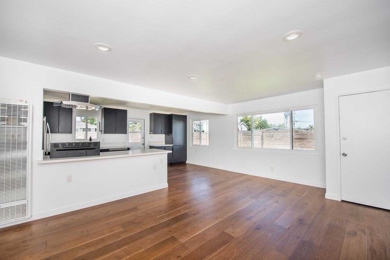 267 Costa Mesa St - Photo 7 of 20