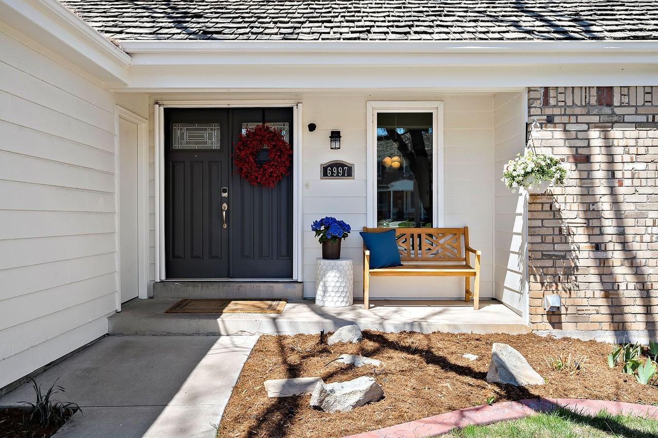 6997 S Poplar Way - Photo 3 of 39