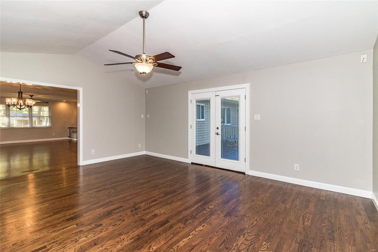 123 Oakside Ln - Photo 3 of 27