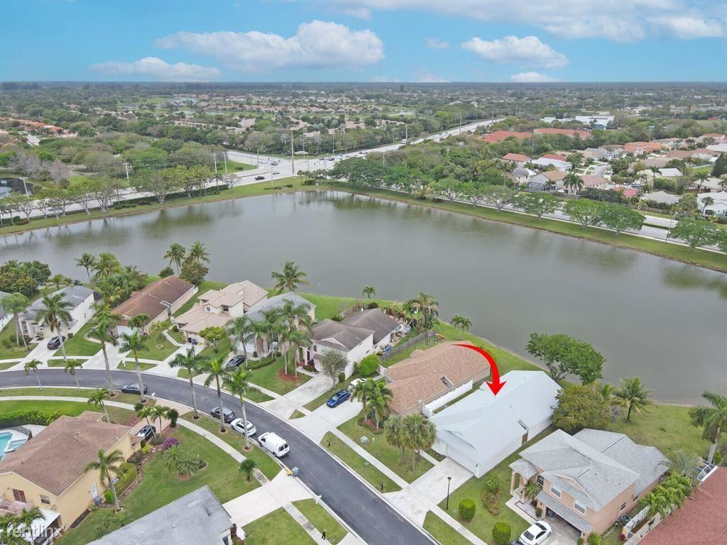 6196 Lansdowne Cir - Photo 2 of 6