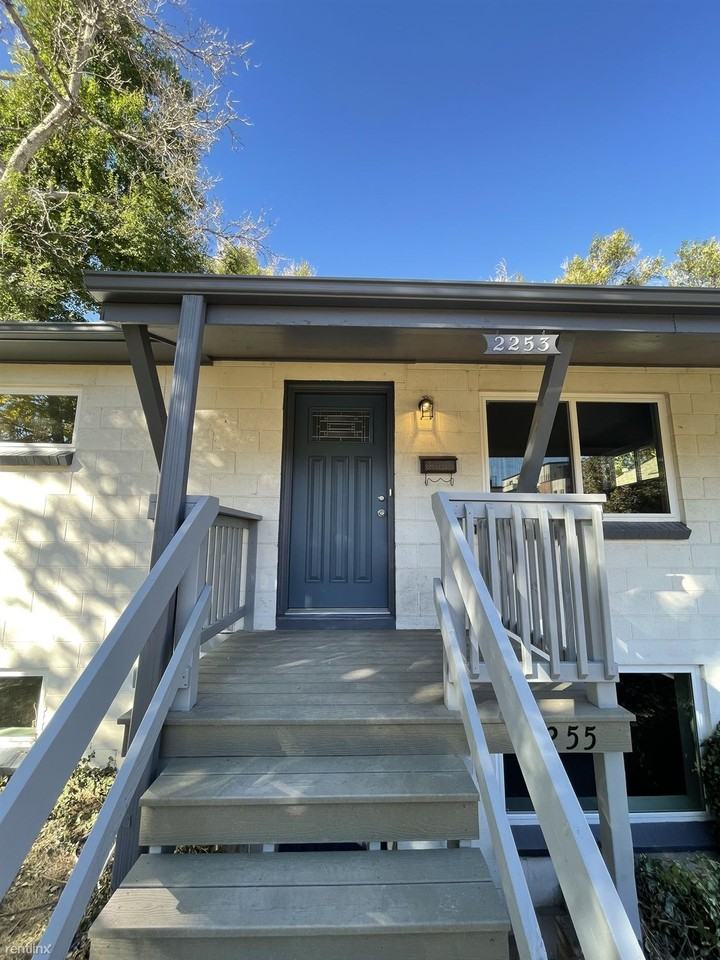 2253 S Lincoln St - Photo 2 of 9