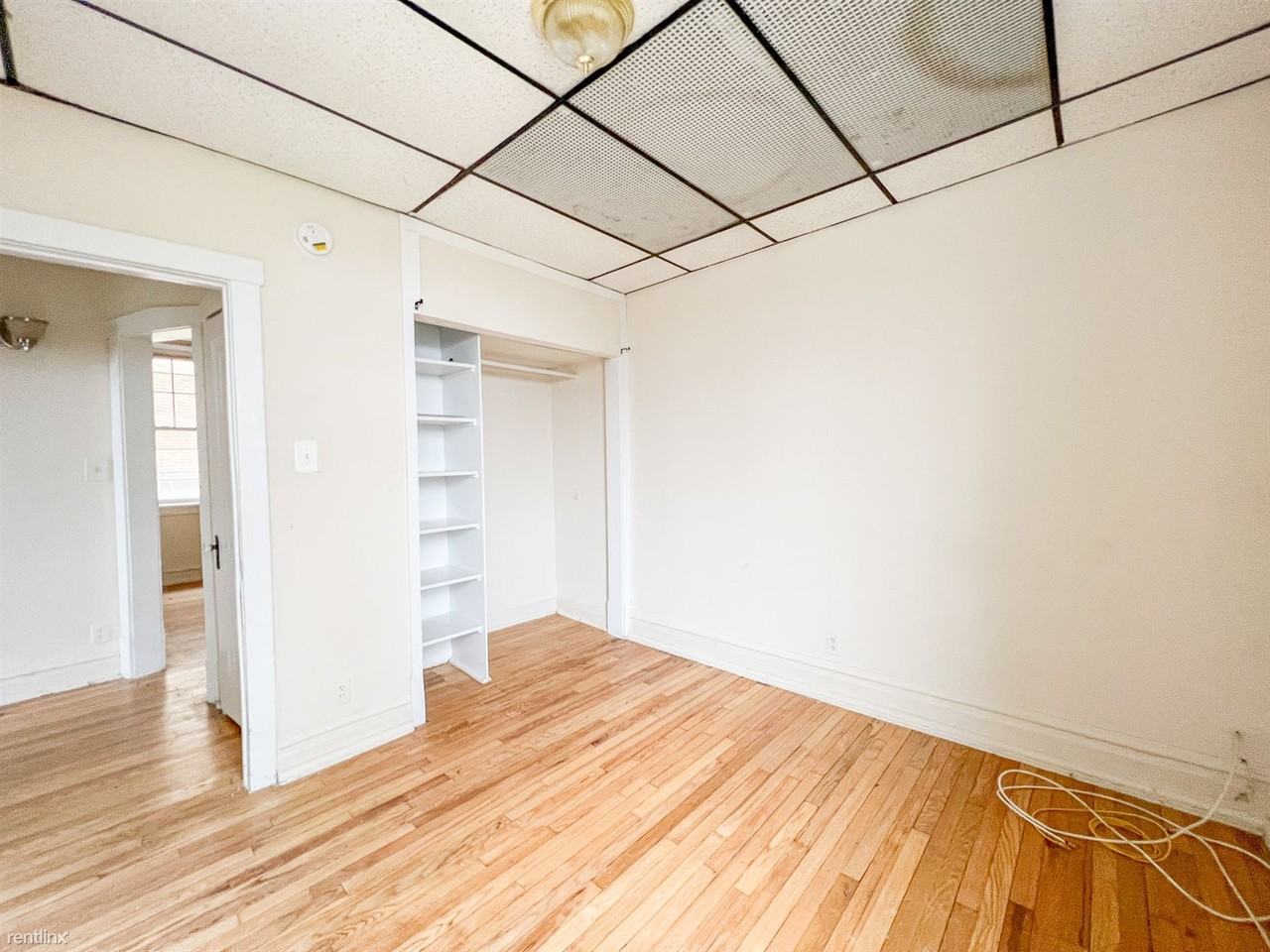 1037 W North Shore Ave - Photo 3 of 12