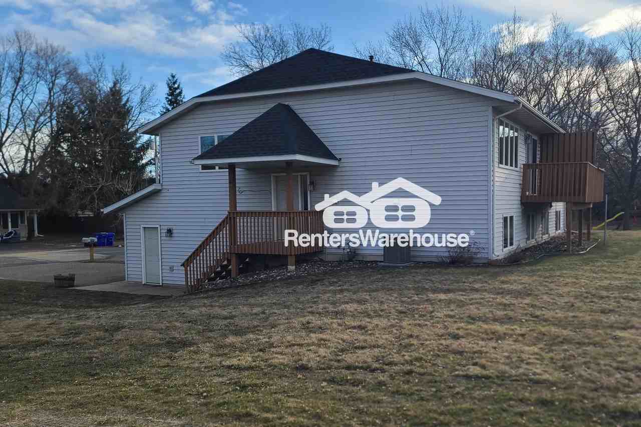 402 Schachtner St - Photo 2 of 21