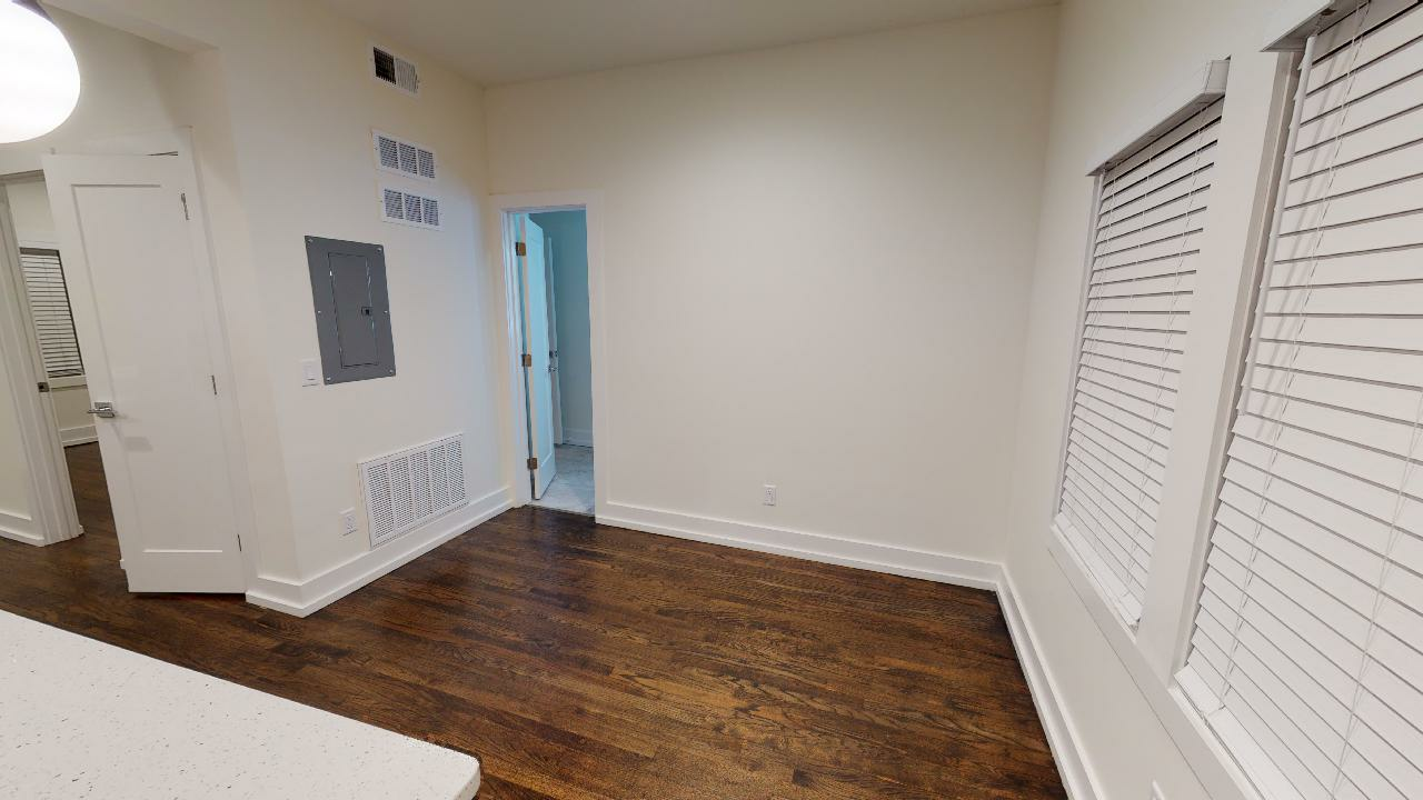 Roanoke Apartments - Photo 2 of 13