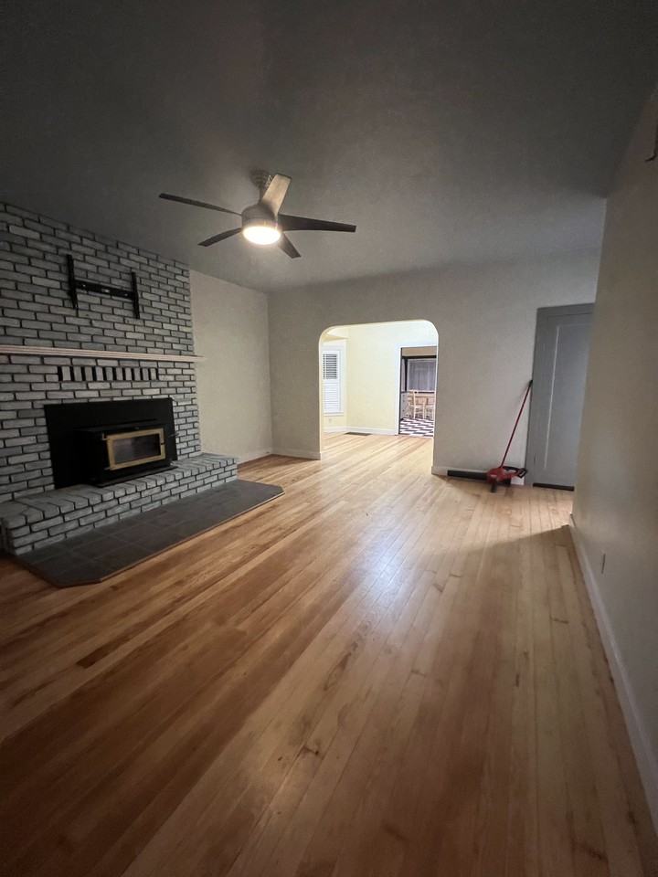 130 E Spruce St #NA - Photo 5 of 26