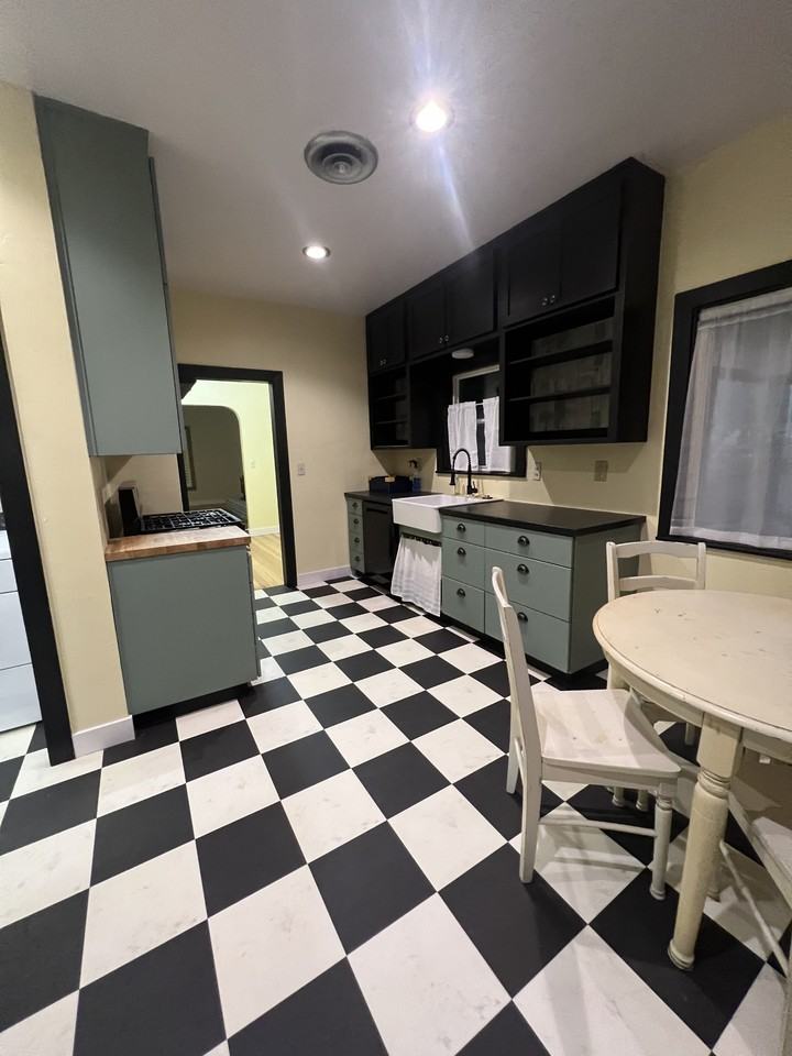 130 E Spruce St #NA - Photo 7 of 26