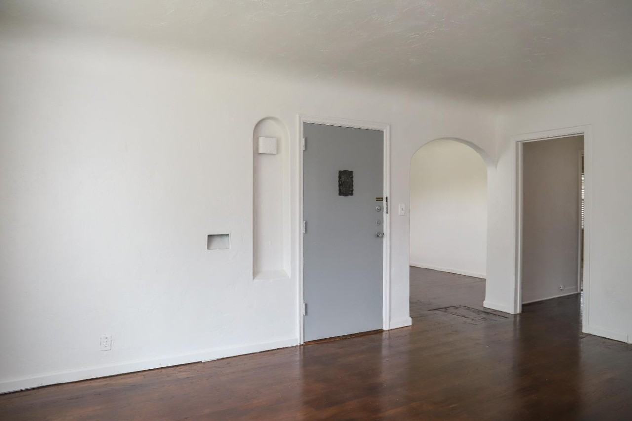 1631 N Harrison Ave #1 - Photo 3 of 8