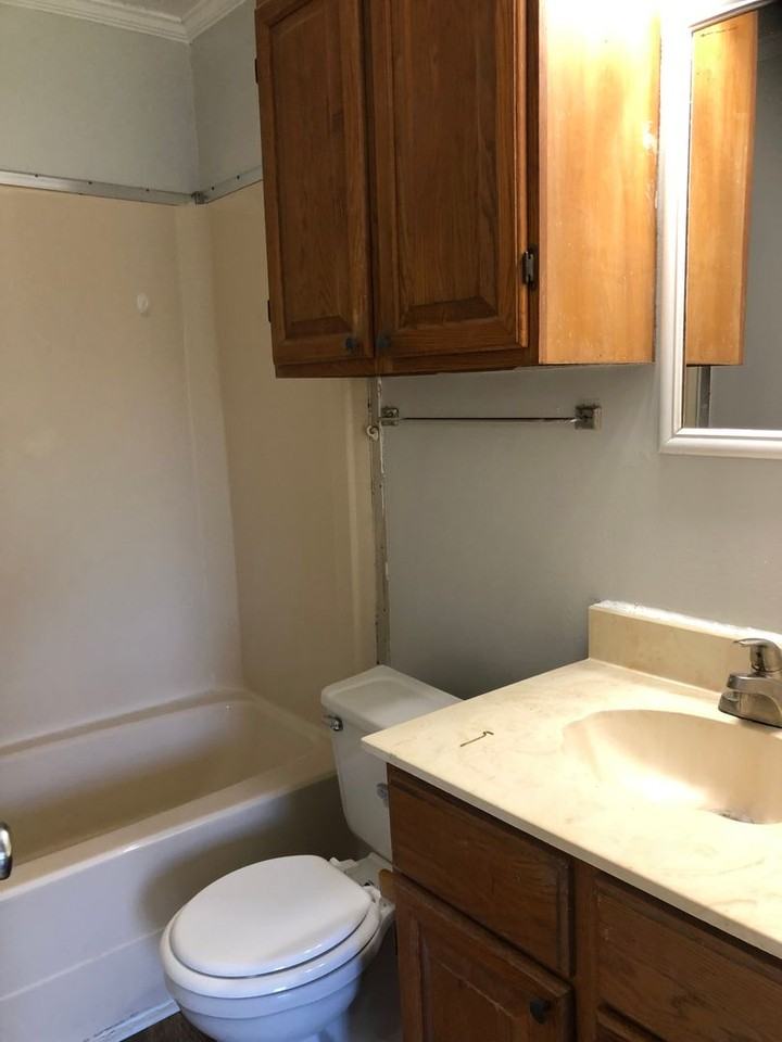 1147 Cornwell Ave - Photo 7 of 13