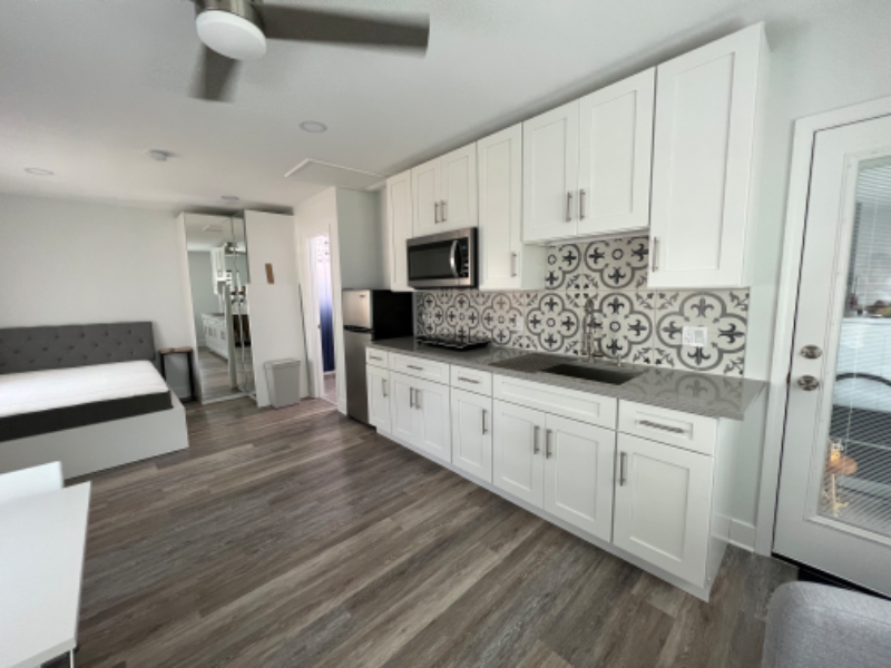 1624 Lockwood Avenue - Photo 3 of 6